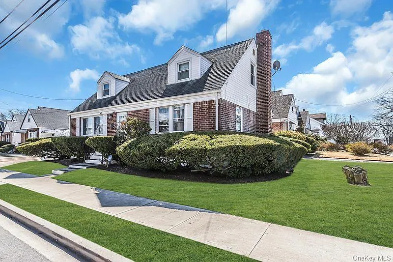1 bed, 1.0 bath, $2,300 — Photo 2
