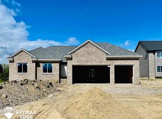 1416 Woodlake Ln, Grand Blanc, MI 48439