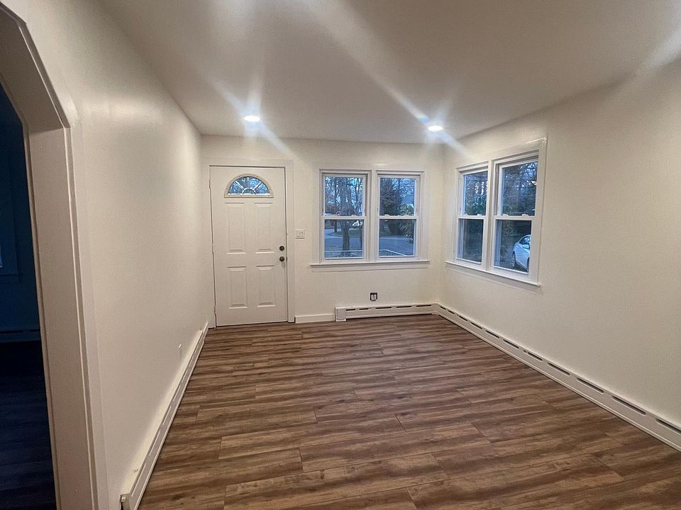 1st image of 60 Mobrey Ln