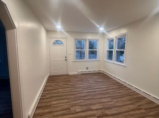 60 Mobrey Ln, Smithtown, NY 11787