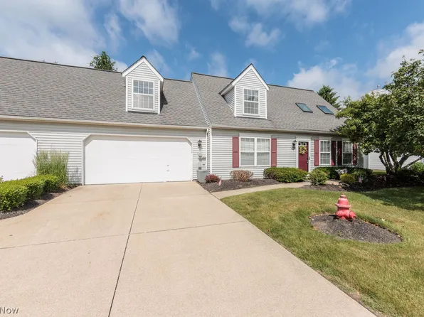24683 Thicket Ln #11, Olmsted Falls, OH 44138