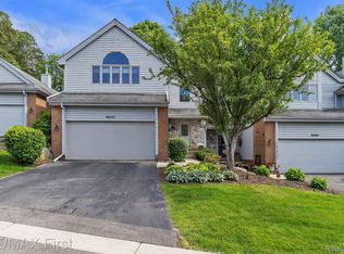 6547 Scenic Pines Ct, Clarkston, MI 48346