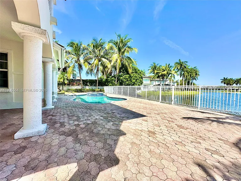 5023 NW 94th Doral Pl — Photo 36