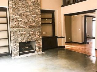 250 Woodcreek Ln, Fayetteville, GA
