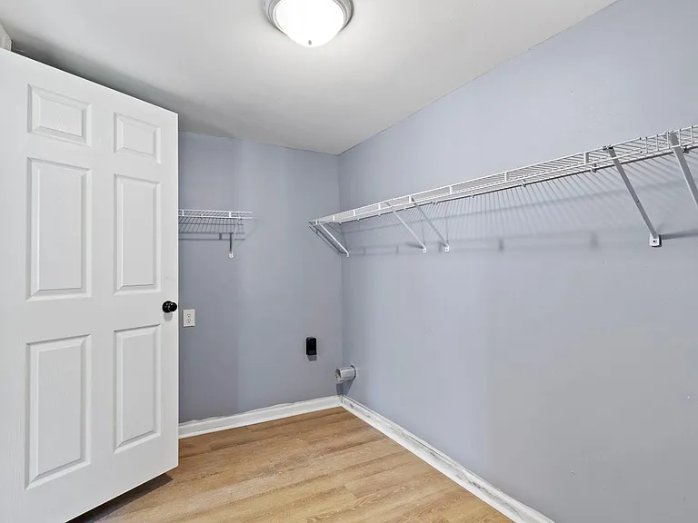 804 W 42nd St — Photo 19