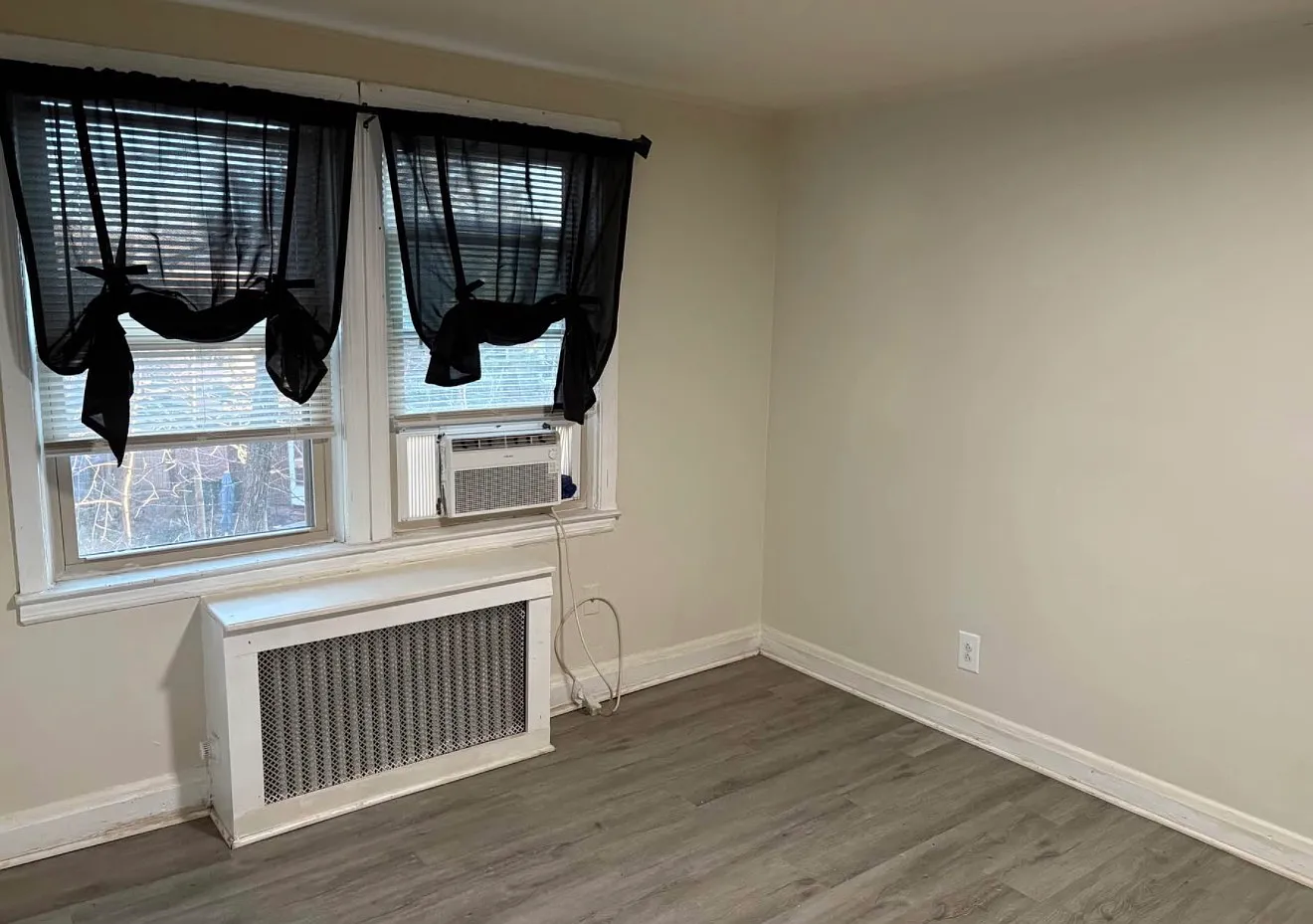3 bed, 2.0 bath, $3,500 — Photo 2
