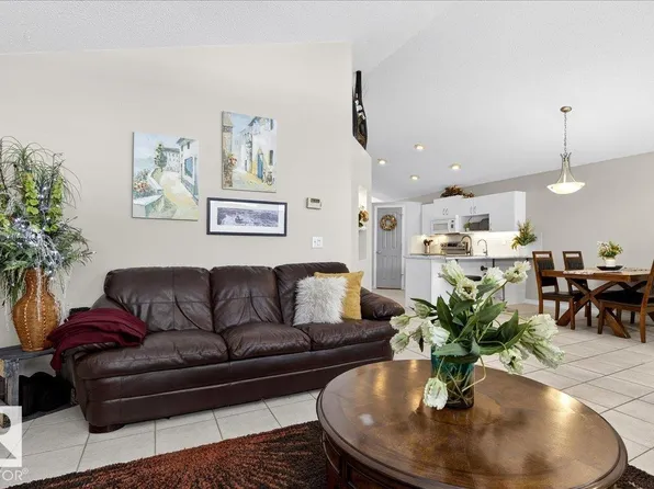 3518 18th St NW, Edmonton, AB T6T 1Z1
