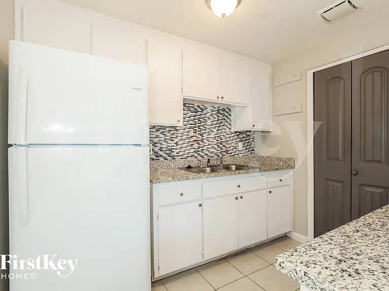 14049 N 37th Way — Photo 6