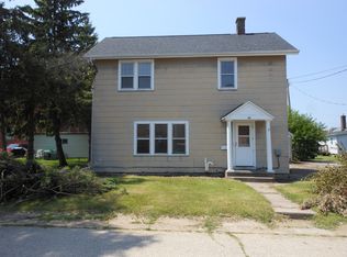 42 Lens Ct, Clintonville, WI 54929