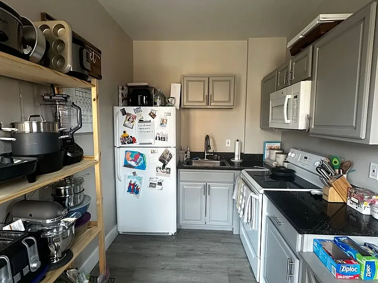 430 Greenfield Avenue — Photo 29