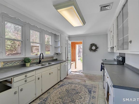 4th image of 14 Scovill Road #A