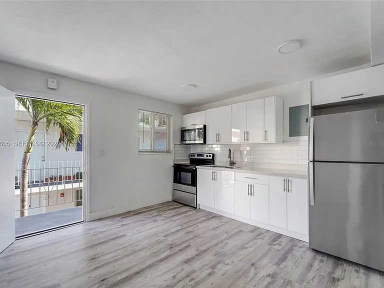 1630 NW 18th St #3 — Photo 7
