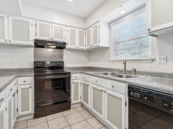 4th image of 548 Cedarwood Dr #548