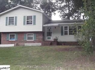 209 Chuckwood Dr, Simpsonville, SC 29680