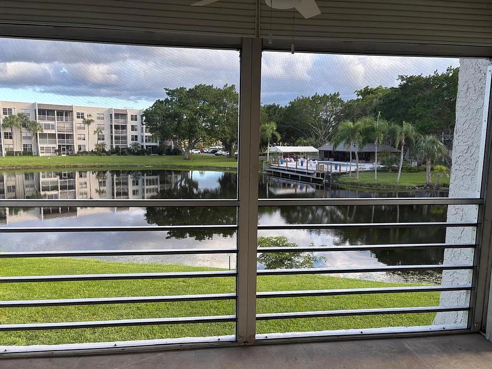 9330 Lagoon Pl #205