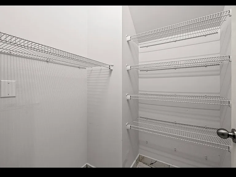 726 Forrest Ln — Photo 13