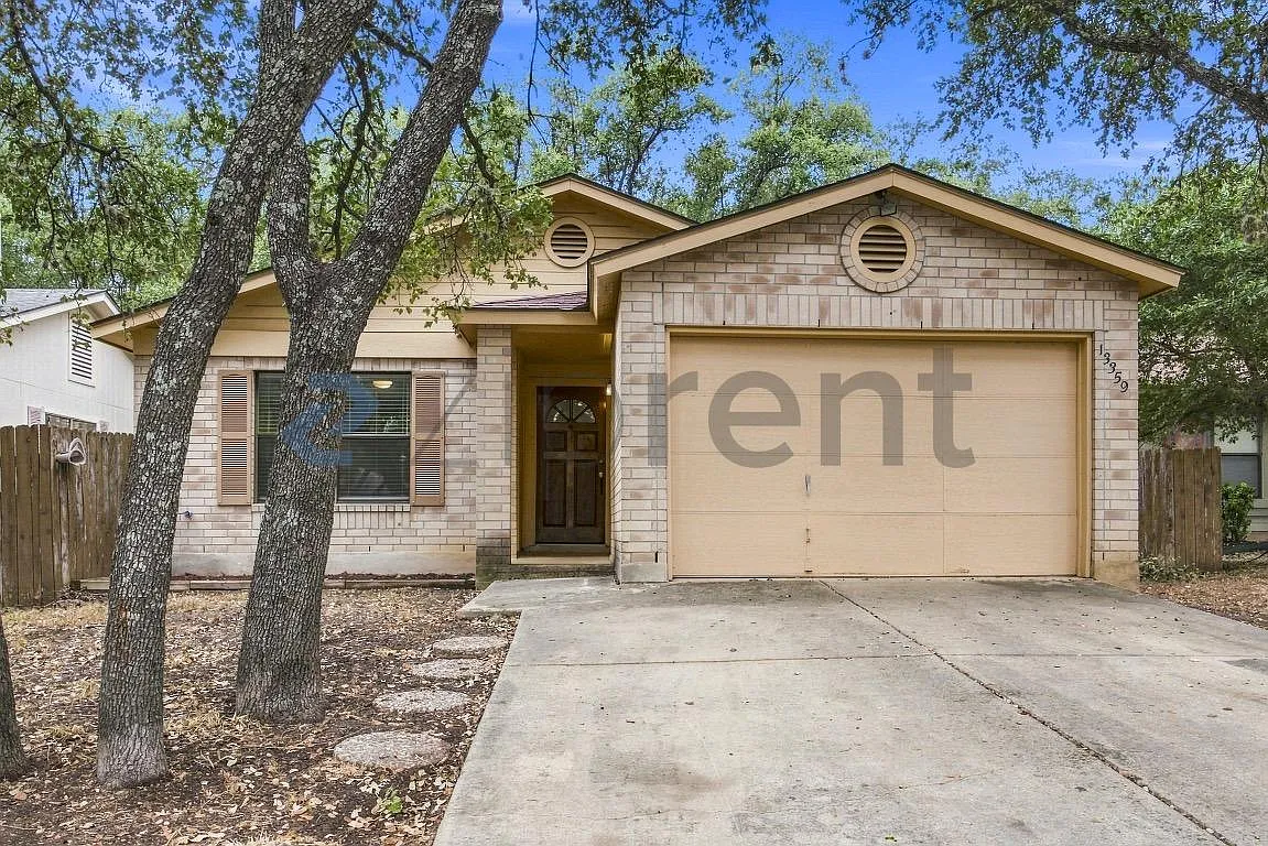 3 bed, 1097 sqft, $1,595 — Photo 1