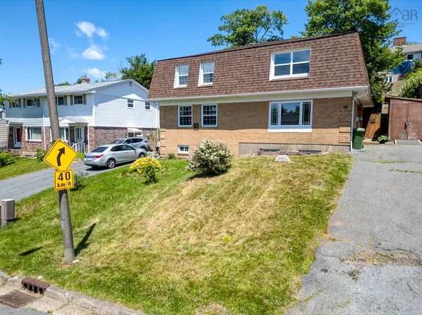 48 Regal Rd, Dartmouth, NS B2W 4H6