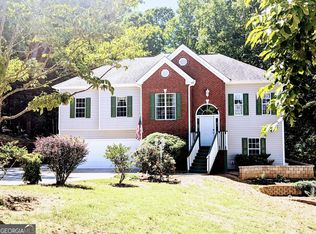 2917 Lake Hollow Rd, Gainesville, GA 30501