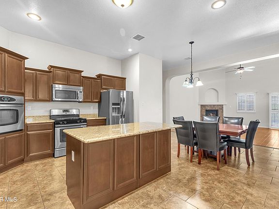 5th image of 4220 Camelot Heights Dr