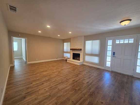 4th image of 9680 Davona Dr