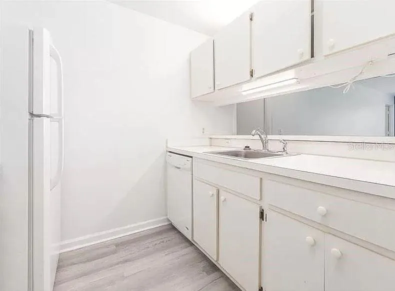 4 bed, 4.0 bath, 1225 sqft, $1,800 — Photo 4