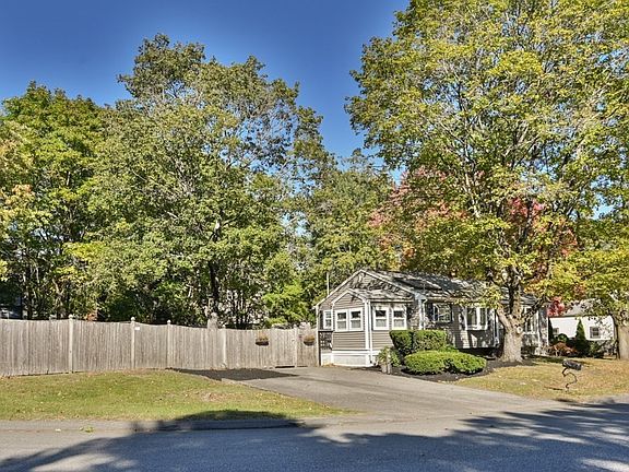 4th image of 5 Barbara Ave