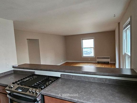 2nd image of 820-834 E Henry Clay St #834-2