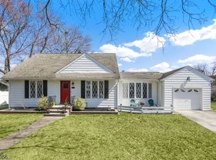 15 Arcadia Ct, Bloomfield, NJ 07003