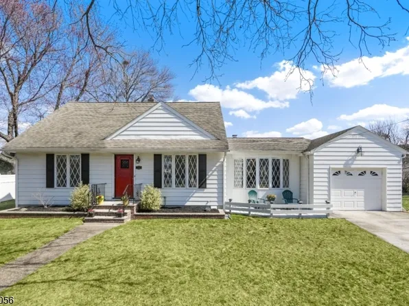 15 Arcadia Ct, Bloomfield Twp., NJ 07003
