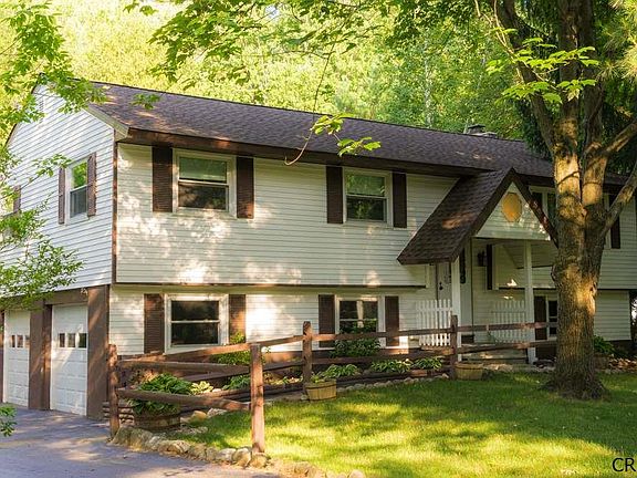 2nd image of 11 Bayberry Dr