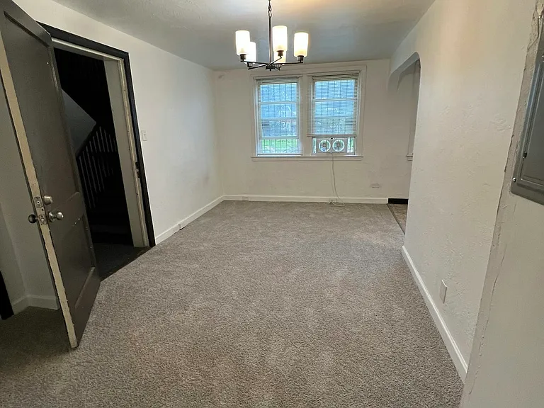 399 E Cliveden St #B — Photo 12