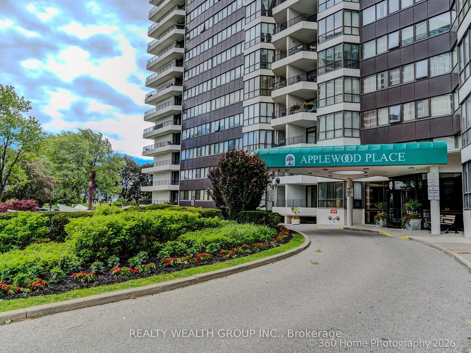 2 bed, $3,100 — Photo 1