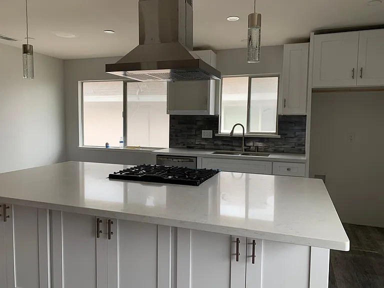 2575 Bayshore Ave — Photo 1