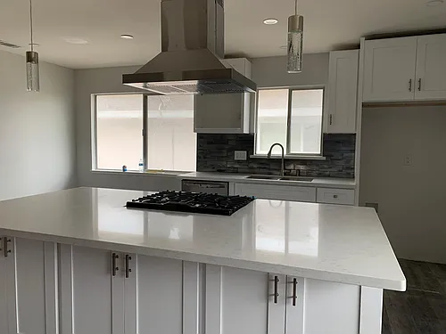 2575 Bayshore Ave Photo 1