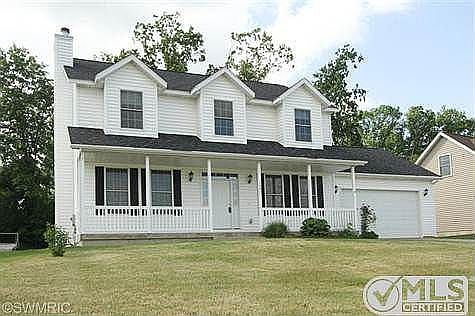 4th image of 153 Kensington Cir