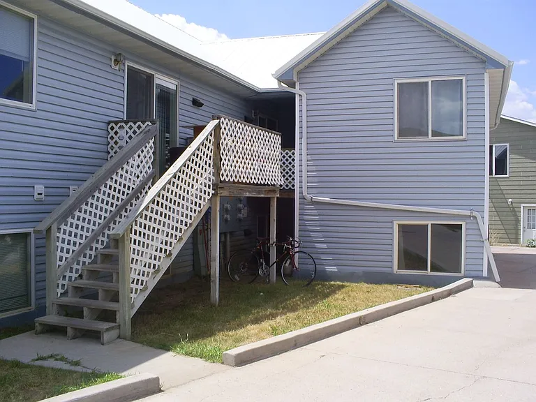 4407 E Crow Dr — Photo 2