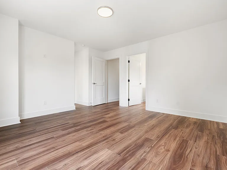 711 Gerard St #B — Photo 19
