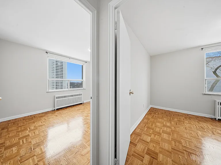 2275 Victoria Park Ave — Photo 5