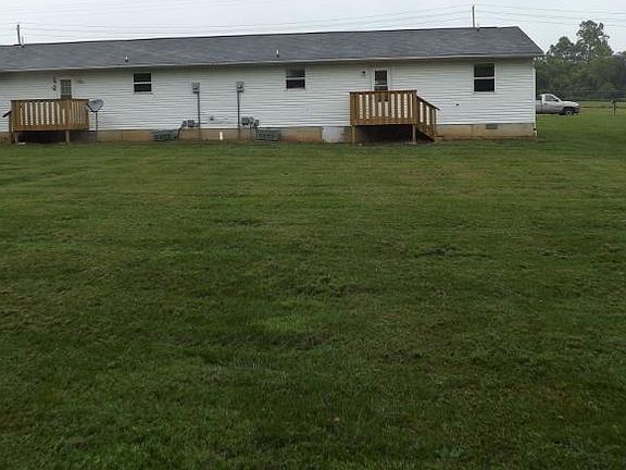 back of house -- LOOK at that yard!!