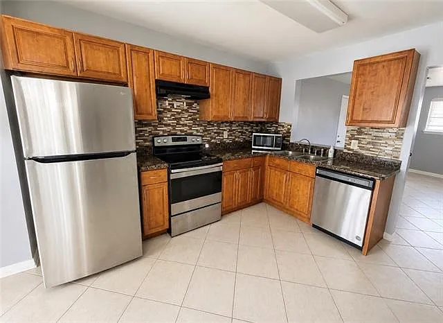 3220 Corinne Dr — Photo 5