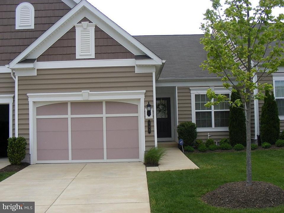 1st image of 113 Ambrose Ln