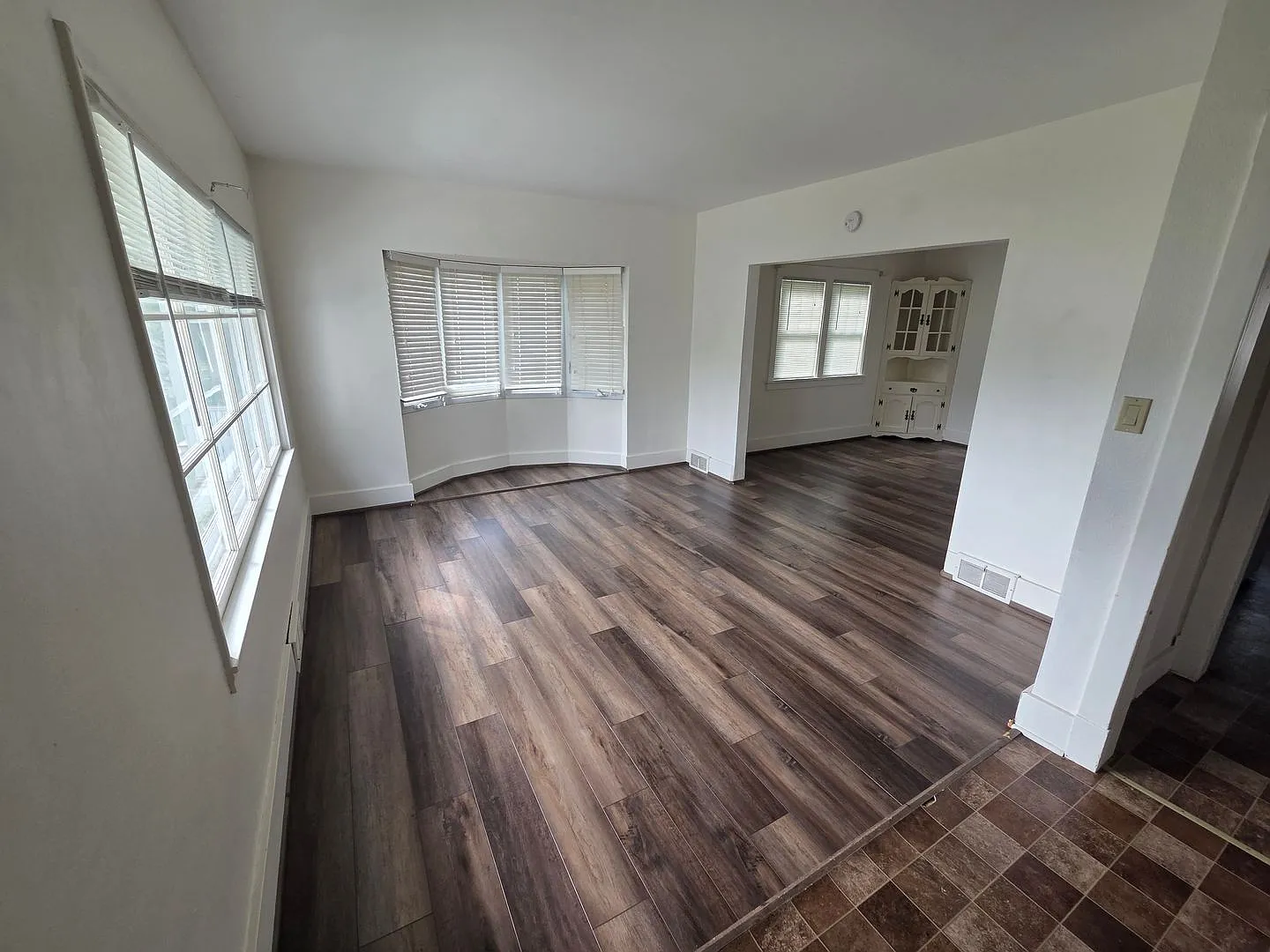 102 - 104 Morley Pkwy — Photo 1