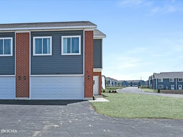 1210 Gillespie Ln, Yorkville, IL 60560