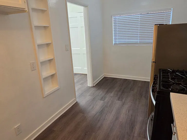1646 N Harvard Blvd #2 — Photo 7