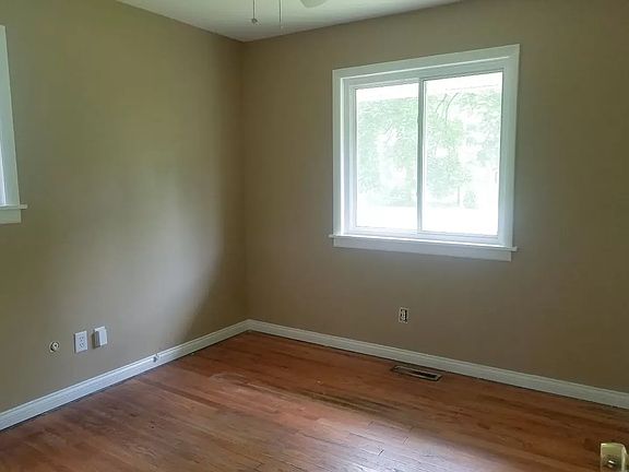 4th image of 678 Cayuga St