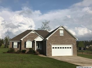 2480 Cedar Ridge Cir, Hokes Bluff, AL 35903