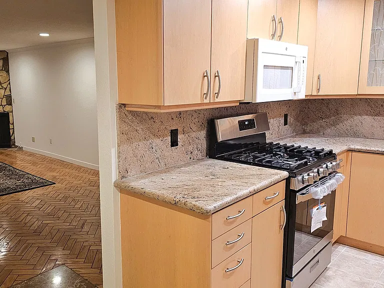 4216 Ethel Ave #7 — Photo 4