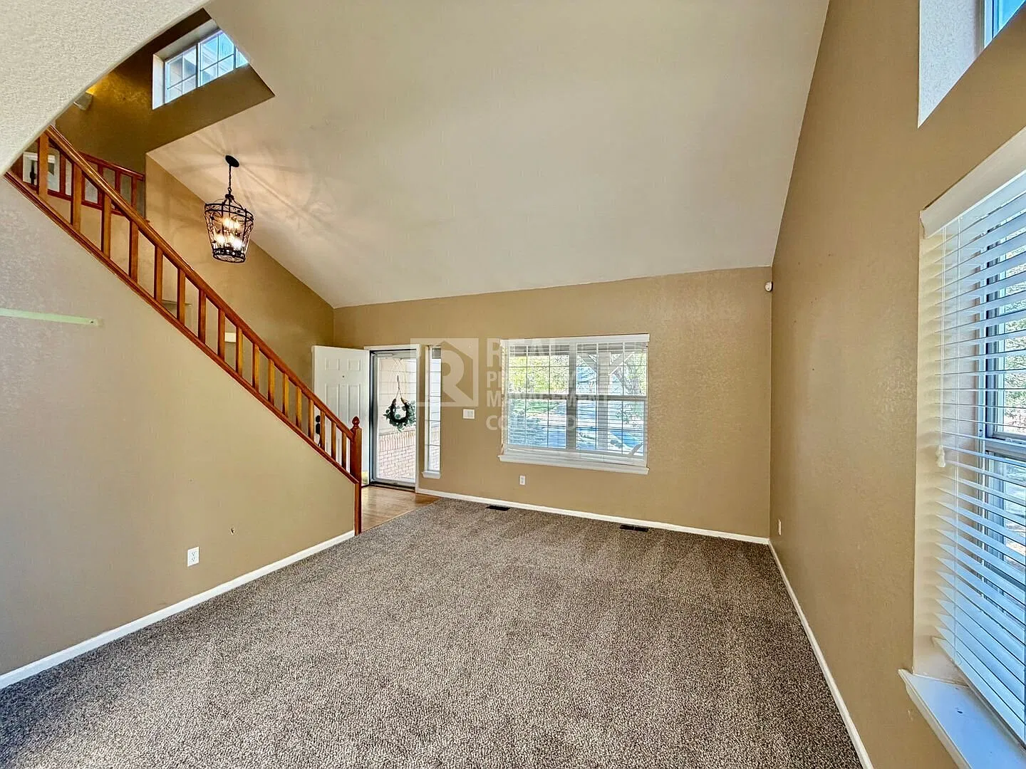 Spacious 3-Bedroom Home with Finished Basement & 3-Car Garage — Photo 3