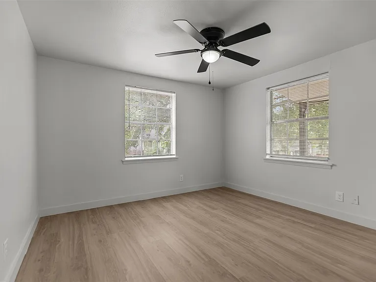 515 W Houston St #515 — Photo 10